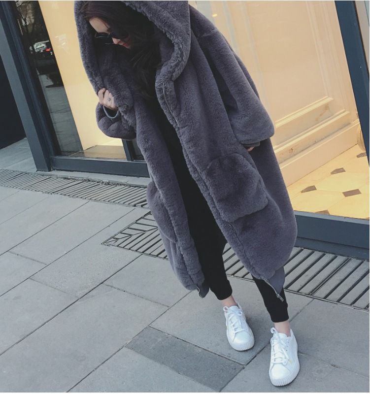 "Women's Long Plush Faux Fur Coat With Hood, Winter Warm Oversized Streetwear Jacket, Soft Cozy Outerwear For Casual Chic Style"_voghion.com