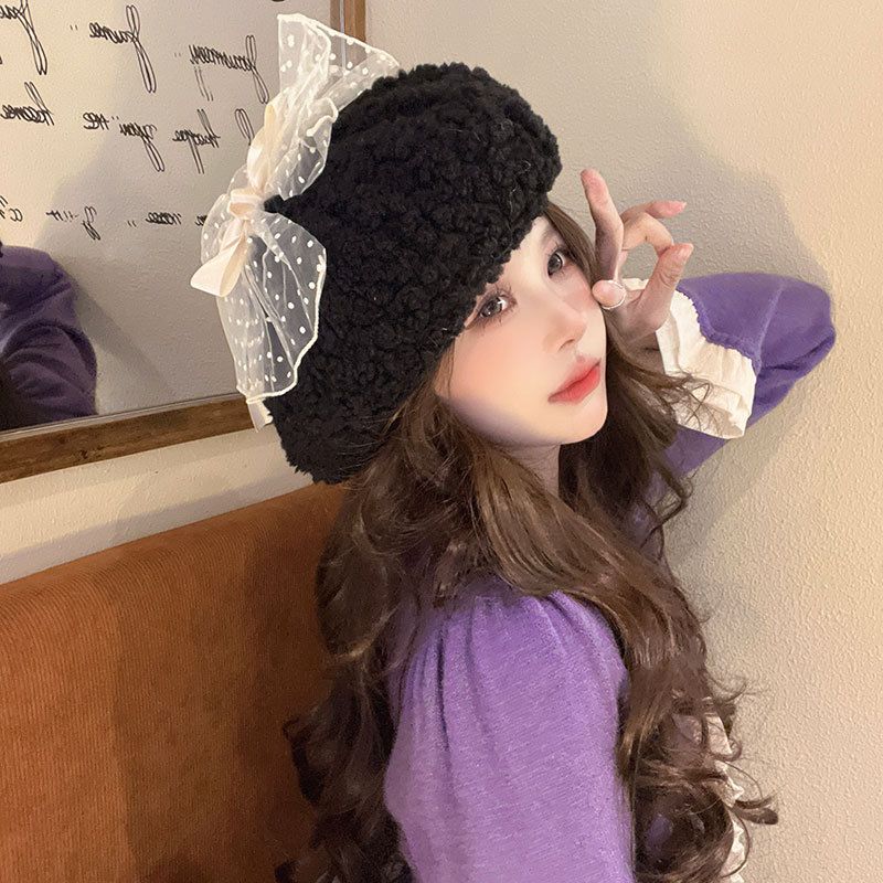 Neuheiten Koreanische Version Süße Spitze Bogen High Fashion Baskenmütze frauen Vielseitige Gesicht Lamm Wolle Warme Maler Hut für winter Kappe Mujer_voghion.com