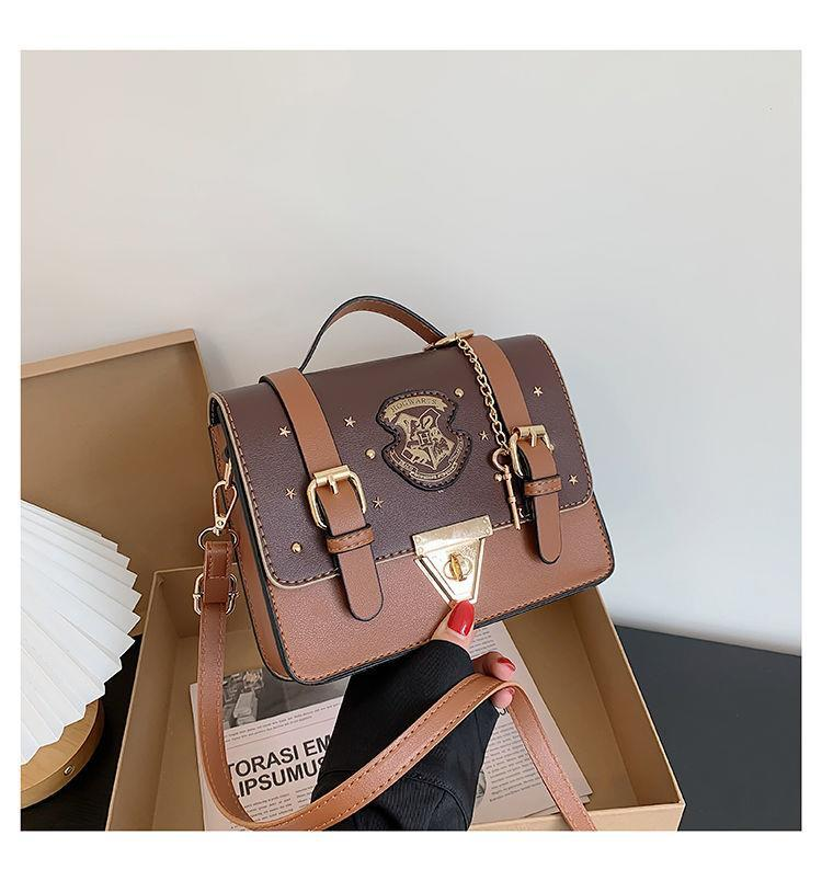 Borsa a tracolla a mano della Scuola di Magia e Stregoneria di Hogwarts dello stesso stile Borsa Cambridge Borsa a tracolla in stile britannico_voghion.com