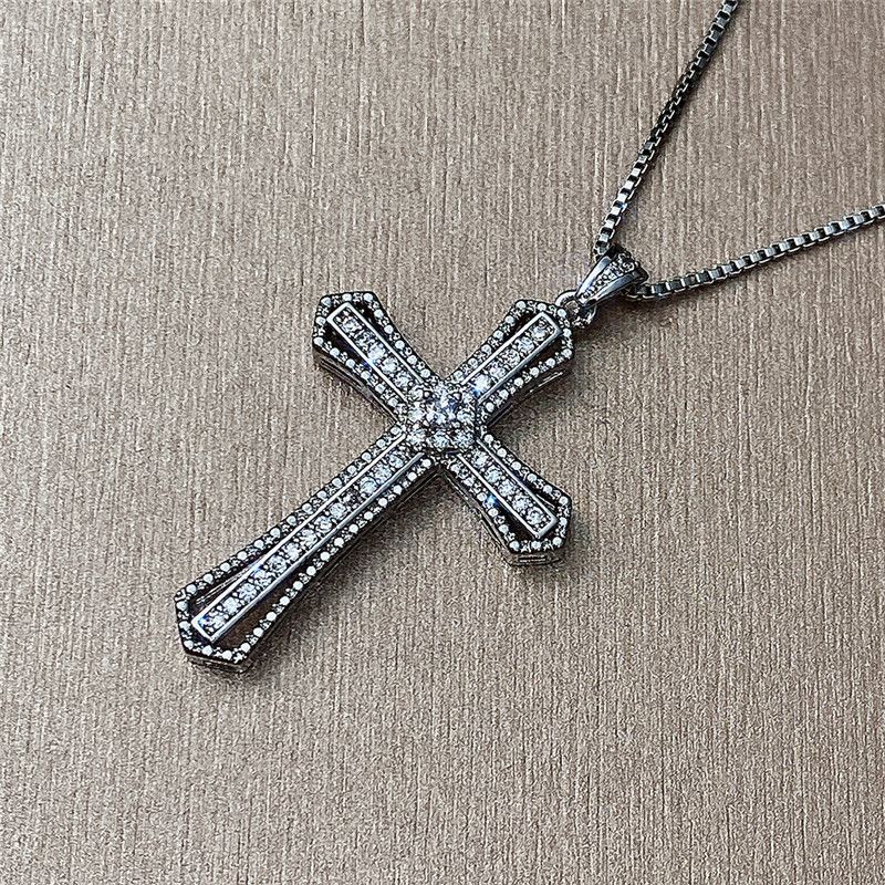 Heiße Verkäufe Huitan Hip Hop Kreuz Halskette für Frauen mit schillerndem CZ-Stein Silberfarbe Cooles Hals-Accessoires Party Trendy Schmuck_voghion.com