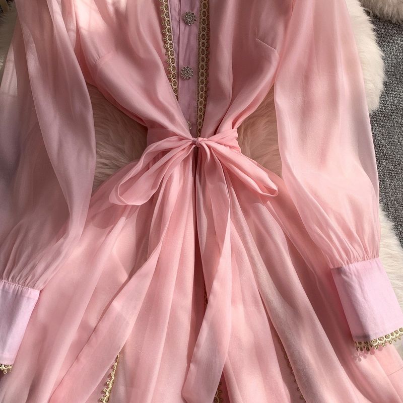 Abito elegante da donna con colletto in pizzo e maniche a lanterna - Abito estivo midi a trapezio con vita alta e bottoni sul davanti (blu/bianco/rosa)_voghion.com