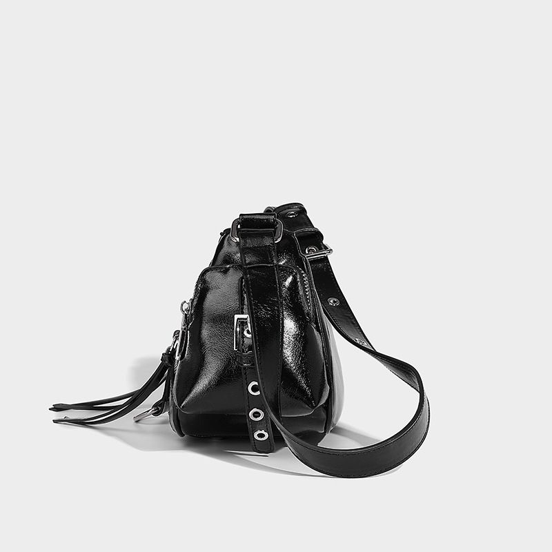 Sac à main tendance à rivets, bandoulière simple, multi-poches, en cuir ciré à l'huile, nouvelle tendance printemps-été 2025, polyvalent_voghion.com