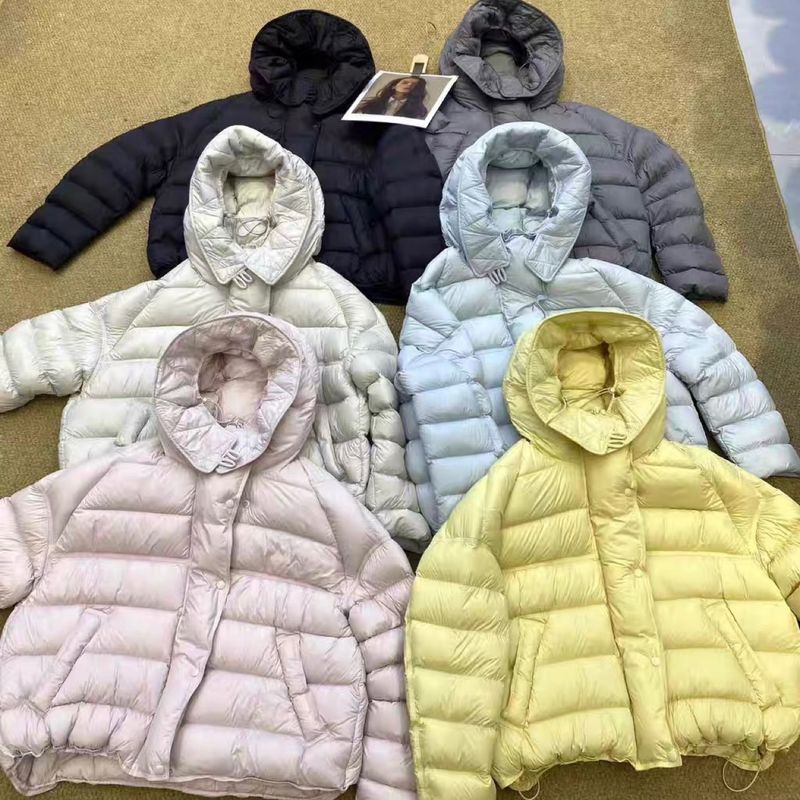 ragazza Ragazza Ragazza 2025 Little Pea 90 White Duck Bud Giacca con cappuccio a coste in piumino da donna corta invernale Nuova versione coreana per figure minute_voghion.com