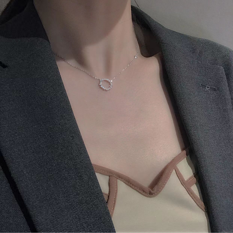 S Silver Luxury Necklace Versatile Trendy Collar Female Butterfly Simple Small, High end, and Elegant Sweater Chain_voghion.com