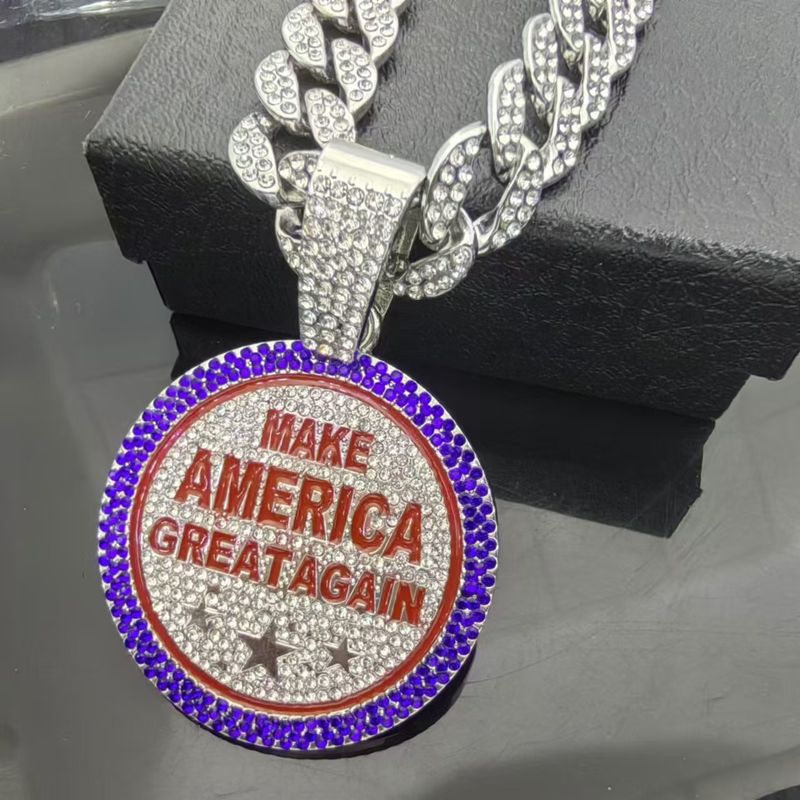 Collana con ciondolo in lega rotonda Make America Create AGAIN, in vendita, con lettere di diamanti pieni_voghion.com