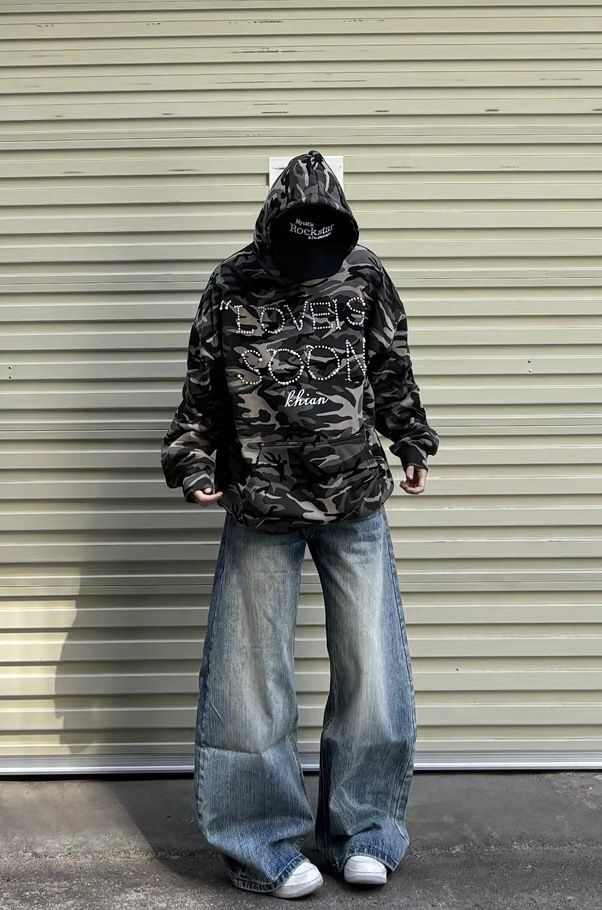 Calça jeans masculina vintage com lavagem desgastada e corte reto - estilo urbano cleanfit com leve flare e tecido de algodão premium._voghion.com