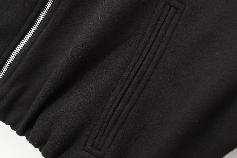 Weiche Bomberjacke im Damenbekleidungsdesign_voghion.com