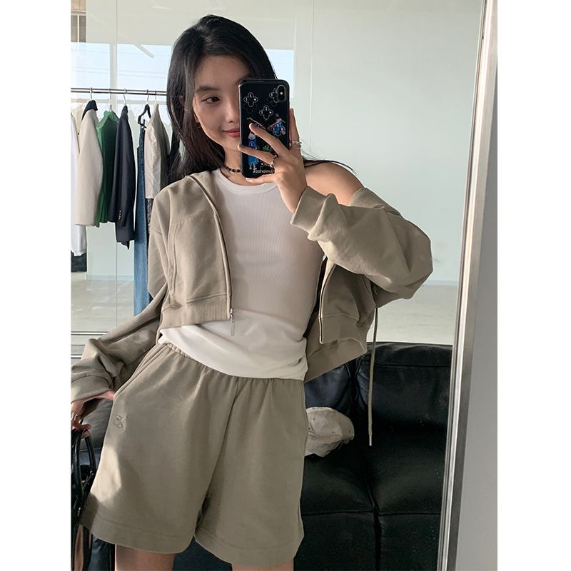 Spring New Casual Short Sports Hooded Sweatshirt Loose Solid Color Shorts Slimming Leg Binding Sweatpants Set For Women_voghion.com