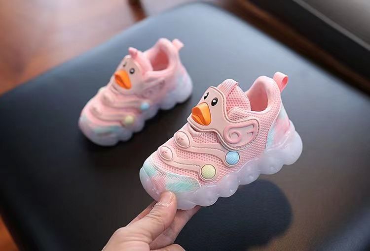 2024 herbst Neue Atmungsaktive Mesh Baby Walking für Jungen und Mädchen Led-leuchten Mode Cartoon Casual Schuhe Trend_voghion.com
