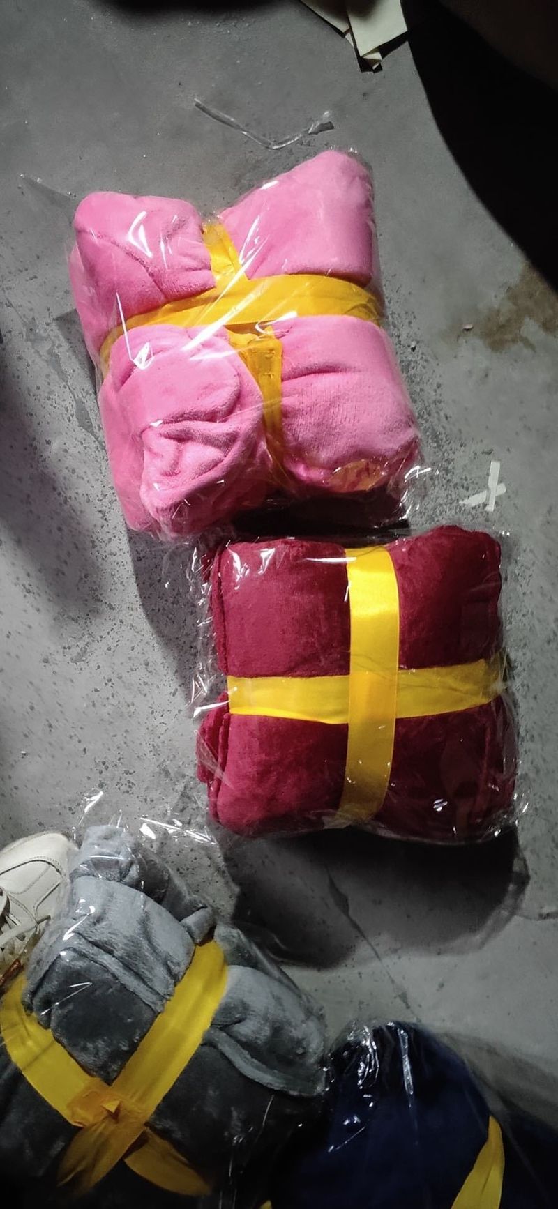 TV-Flanell-Pyjamas Lazy Blanket Fernsehdecke Outdoor Kälteschutz Mit Kapuze Heimkleidung Einfarbig Lange Ärmel Verdicktes Paar_voghion.com