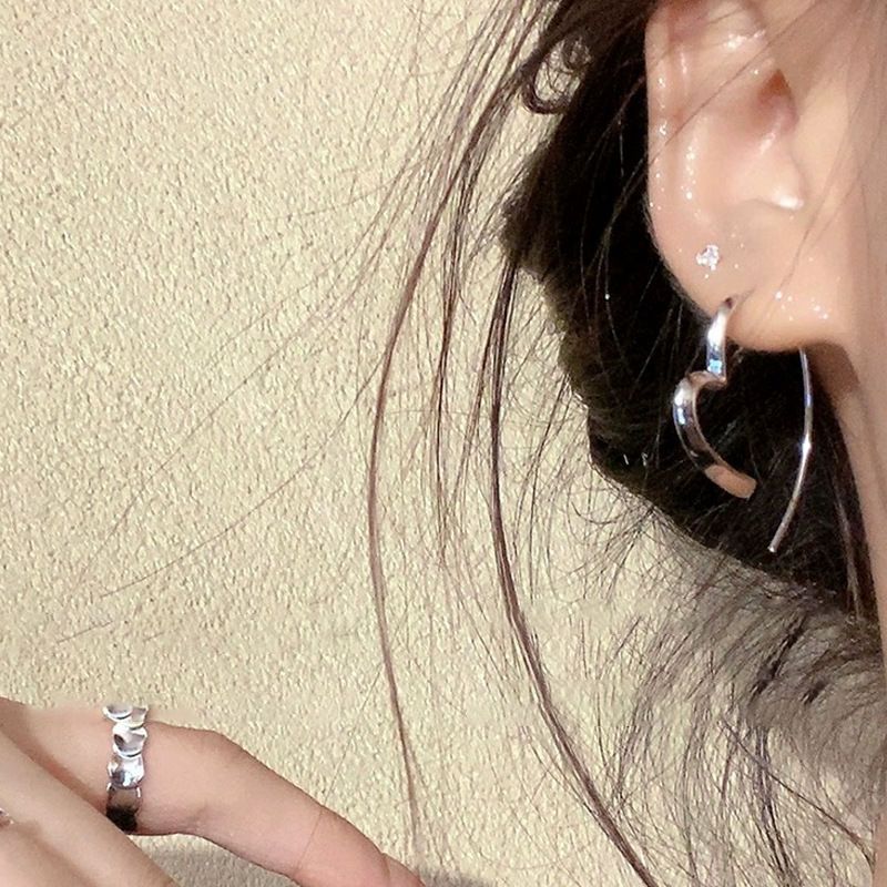 Nischendesign High-End-Kreuz-Herzohrringe aus Metall für Frauen, Ohrstecker aus reinem Silber, 2023 neuer trendiger Mode-Ohrschmuck_voghion.com