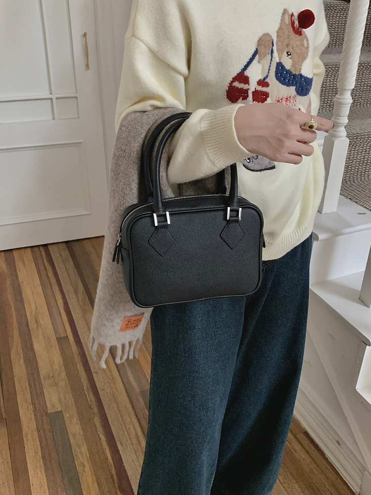 Borsa quadrata piccola coreana allettante di nicchia coreana in pelle di vacchetta con piume, piccola borsa quadrata in vera pelle, tracolla da donna in diagonale_voghion.com