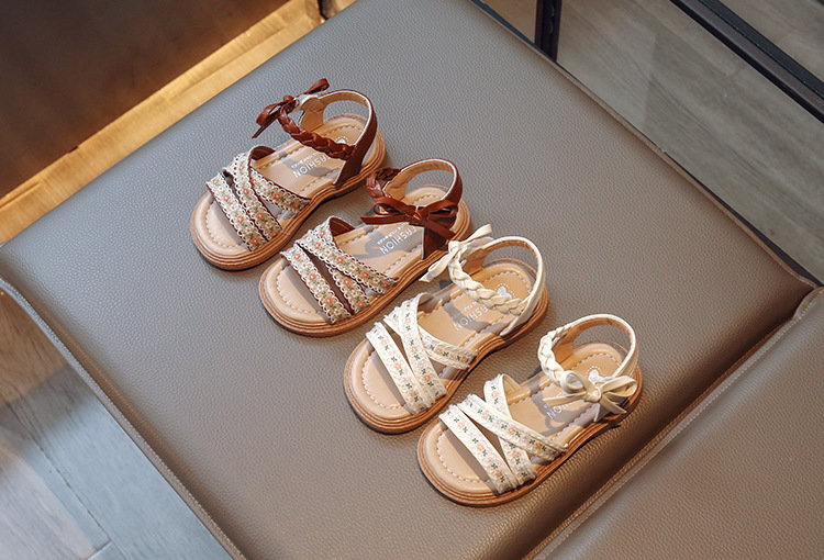 Sandali da ragazza 2024 Estate nuova principessa edizione coreana fiocco tendine di mucca scarpe da spiaggia per bambini con fondo piatto_voghion.com