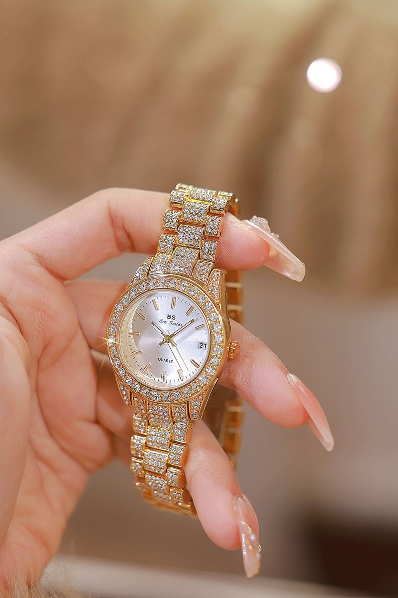 New light luxury ladies aqua ghost fashion temperament small square diamond calendar watch_voghion.com