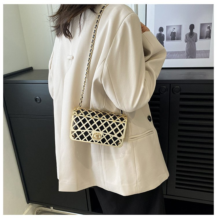Xiaoxiang Wind Rhombic liten väska Kvinnor 2023 Sommar Nytt Mode Liten fyrkantig väska high-end sense chain axel Messenger bag_voghion.com