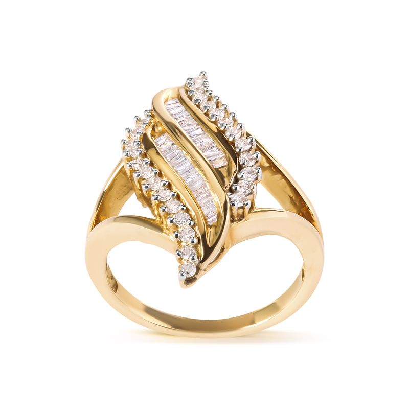 10K Yellow Gold 1/2 Cttw Round and Baguette Cut Diamond Cocktail Ring (H-I Color, I1-I2 Clarity)_voghion.com