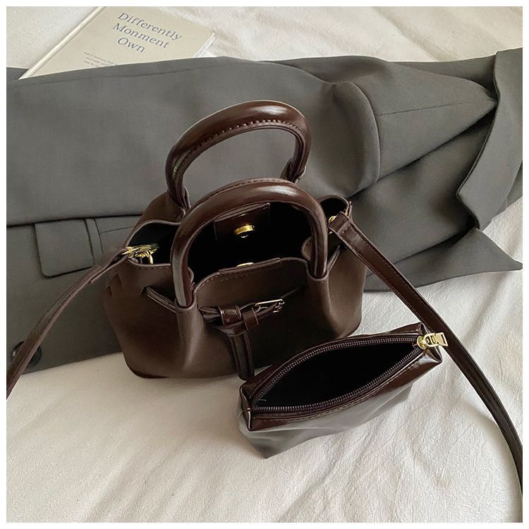 Handbag For Women 2025 New Autumn Winter Niche Super Popular Exquisite Vintage Single Shoulder Versatile Crossbody_voghion.com