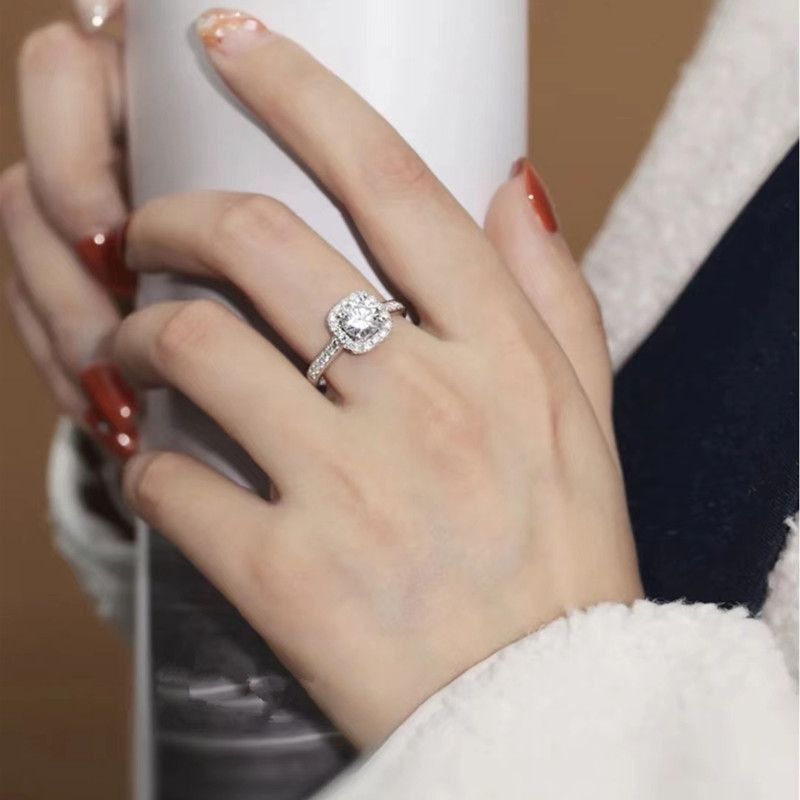 Anel feminino quadrado redondo de moissanita simulada de um quilate, anel de diamante com proposta elegante e simples, faixa ajustável para_voghion.com