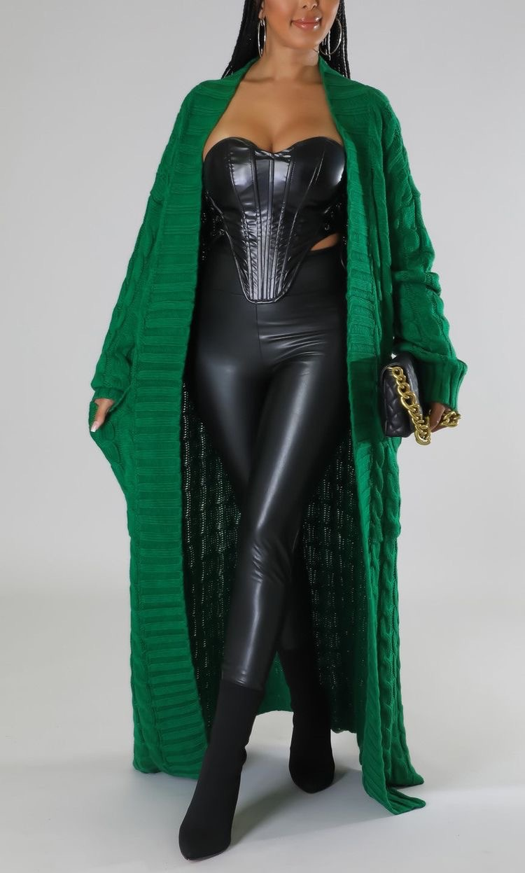 Damenbekleidung Locker gestrickte Strickjacke, gemütliche, übergroße Strickjacke mit Taschen, langer Zopfmuster-Pullovermantel, lockerer Boho-Chic, offene Vorderseite_voghion.com
