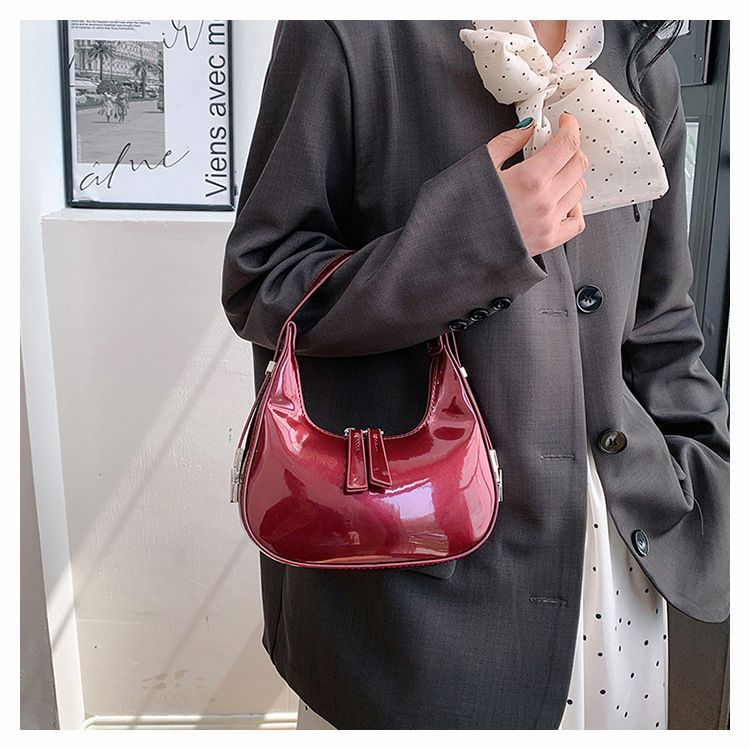 2024 New Handheld Crescent for Women's Summer Luxury, Versatile Underarm B, Fashionable and Casual Commuter Shoulder_voghion.com