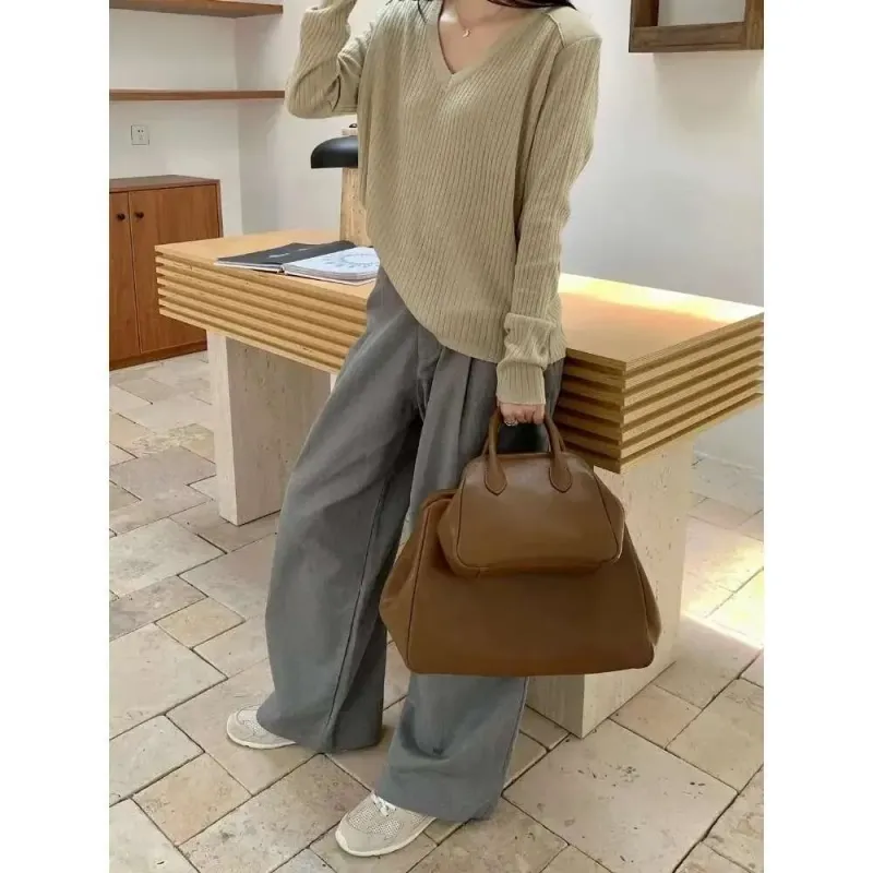 Designer 2025 New Vegetable Tanned Cowhide Shell Niche Retro Leather Clip Catfish Versatile Single Shoulder Messenger_voghion.com