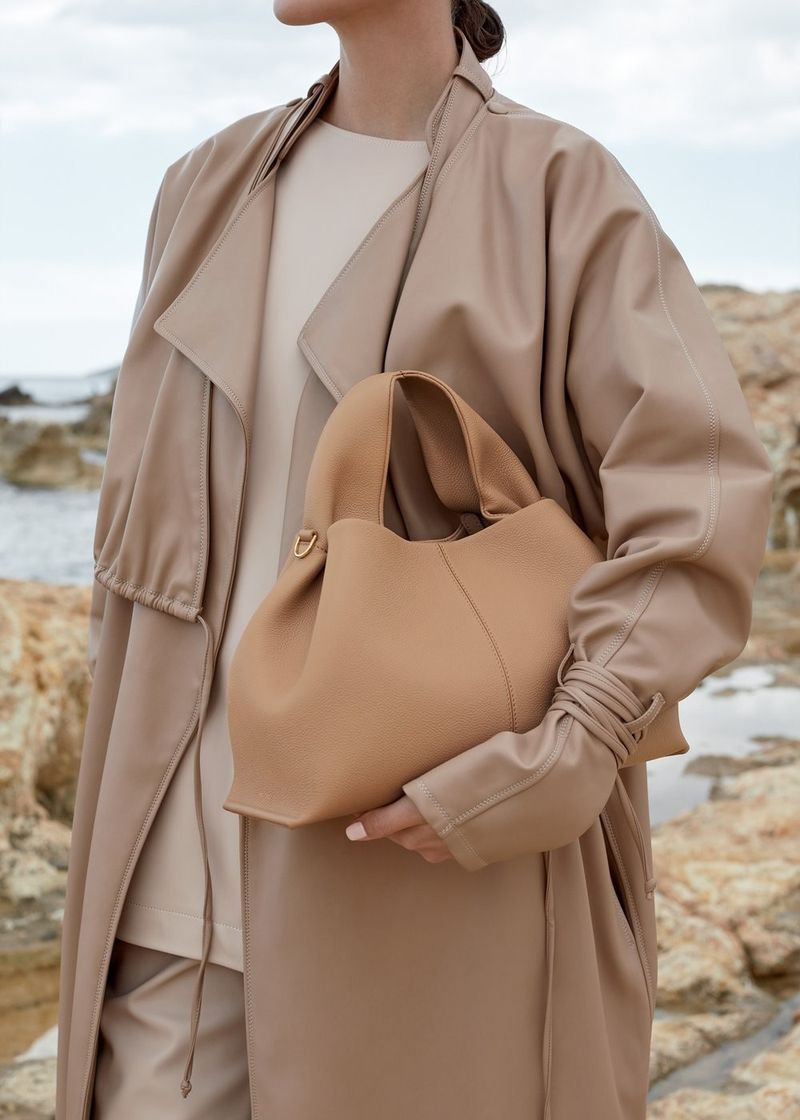 Cloud dumpling women's bag 2024 new popular portable lunch box bag French texture shoulder messenger bag_voghion.com