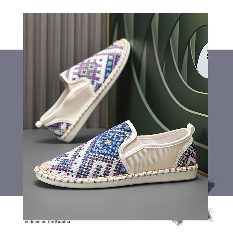 Chaussures pour hommes, nouvel été polyvalent, style ethnique, vieilles chaussures en tissu de Pékin, toile pour hommes, chaussures légères, paresseuses et décontractées avec un seul pied_voghion.com