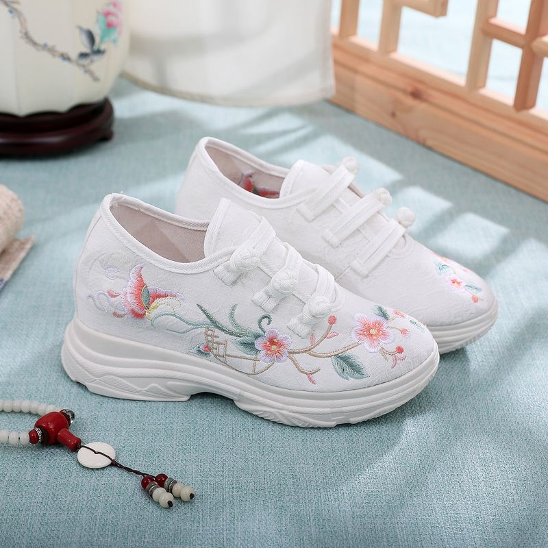 Neue Canvas-Sneaker in Antik-Weiß_voghion.com