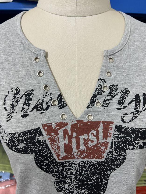 Women's clothing trade women's small vest hot-selling interesting letter printing fashion V-neck sleeveless T-shirt_voghion.com