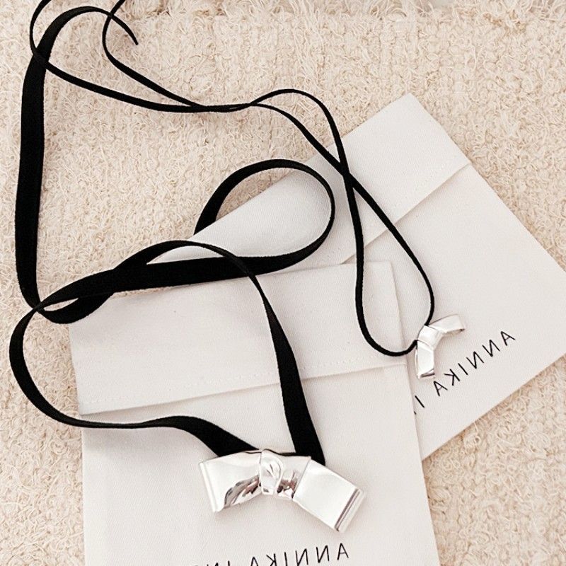 Ins Niche High-End Velvet Ribbon New Large Bow Necklace Choker Sweet Temperament Sweater Chain_voghion.com