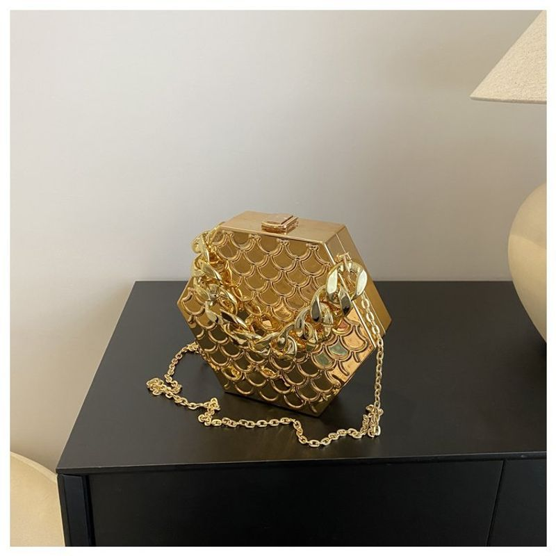 Akryl handväska för kvinnors nya nischdesignade kedja enkelaxel crossbody box fashionabel bärbar middagsväska_voghion.com