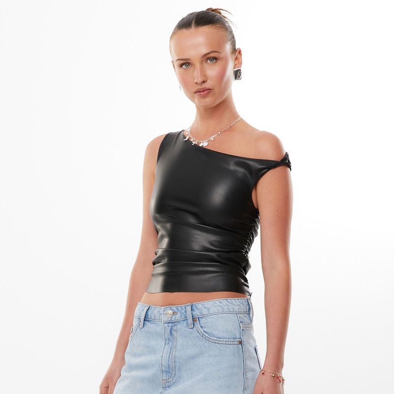 Y24TP647 Women's Autumn/Winter Twisted Strap Off Shoulder Leather Folded Short Open Umbilical Top T-shirt_voghion.com