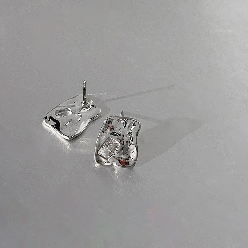 Geavanceerde rechthoekige zirkoon met onregelmatige plooien voor vrouwen, eenvoudige en gepersonaliseerde trendy oorbellen_voghion.com