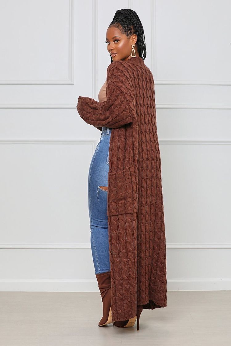 Damenbekleidung Locker gestrickte Strickjacke, gemütliche, übergroße Strickjacke mit Taschen, langer Zopfmuster-Pullovermantel, lockerer Boho-Chic, offene Vorderseite_voghion.com