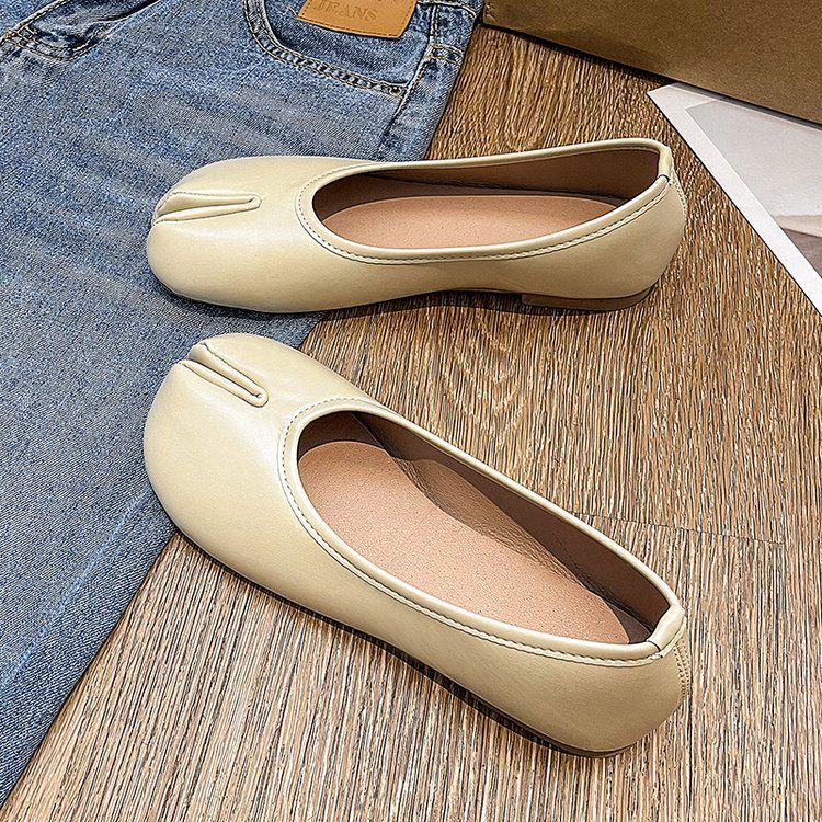 Pig Trotter Split Toe Women's Internet Celebrity Flat 2025 Spring New Lazy Soft Leather Single Autumn Shoes Large Size_voghion.com