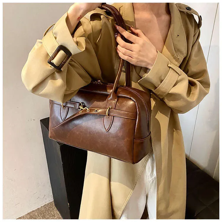 Large Capacity Underarm Women's Spring Summer Shoulder Handheld Commuter Boston Pillow Bag_voghion.com