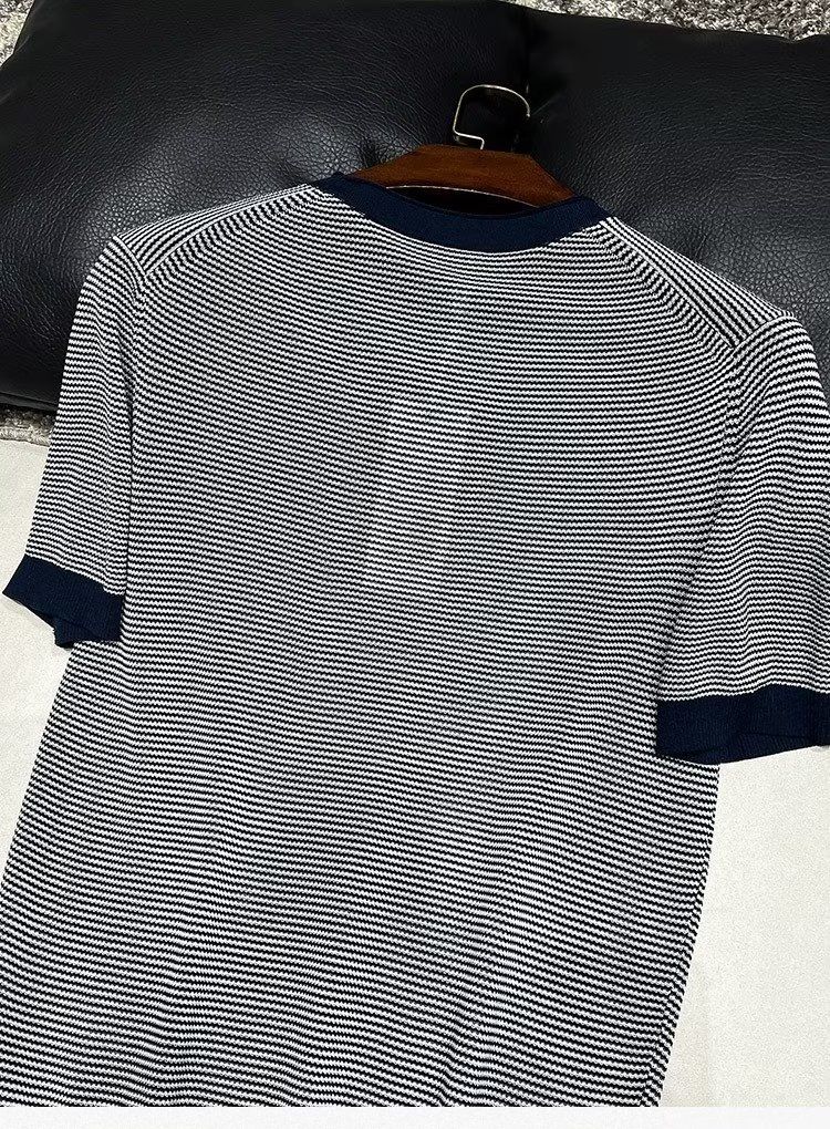Herrenbekleidung lässiges Standard-T-Shirt Herren Sommer neue Mode Ins Trend Eis Seide Nadelstreifen gestrickt kurzärmelige Herrenoberteile_voghion.com