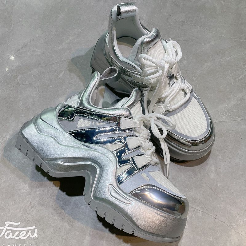 Scarpe casual da donna con punta tonda e lacci, con suola spessa, con aumento di altezza, autunno inverno 2025, nuove_voghion.com