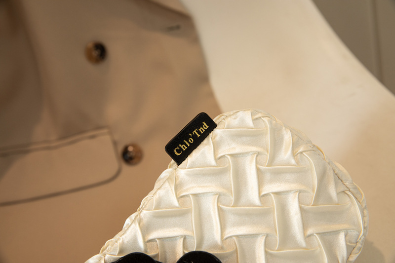 Borsa per cellulare Human Rose Donna 2023 New Design Sense Niche Ins Light Luxury Messenger Bag Live all'ingrosso_voghion.com