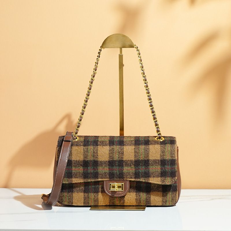 Damen Herbst Winter Neue Mode Nischendesign Unterarm Woll Schulterkette High-End Crossbody Kleine Quadratische Tasche_voghion.com