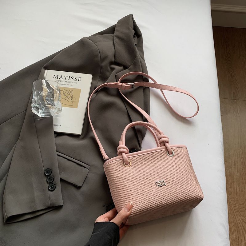 Modetrend klein für Frauen 2025 Frühling Sommer neue lässige Crossbody Nischendesign einfache Handheld Bucket Bag_voghion.com