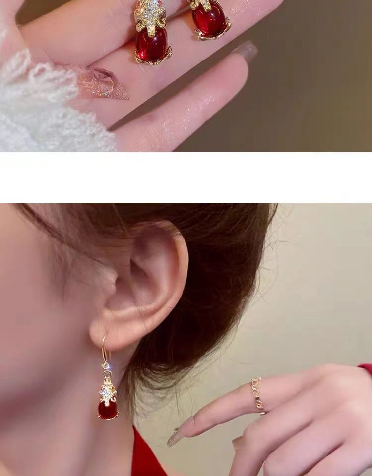 Fashionable New Chinese Antique Style PI Xiu Alloy Women's Earrings, Niche Temperament, High-end Earrings_voghion.com