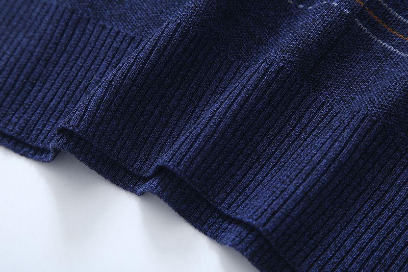 Herrenbekleidung Eine Generation von karierten Westen für Herren im Frühjahr und Herbst, lockerer V-Ausschnitt, Ärmel hinten, ärmellose Weste mittleren Alters, Jacquardpullover mit V-Ausschnitt_voghion.com