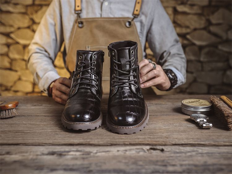 2024 Autumn New Martin Durable British Style Short Mid-top Men's Leather Boots_voghion.com