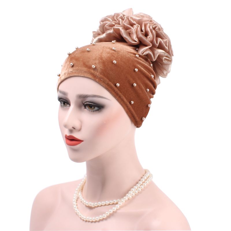 Neuer Baotou-Hut aus einfarbigem Samt mit Nagelperlen und Blumen-Turban-Hut auf der Rückseite auf Lager_voghion.com