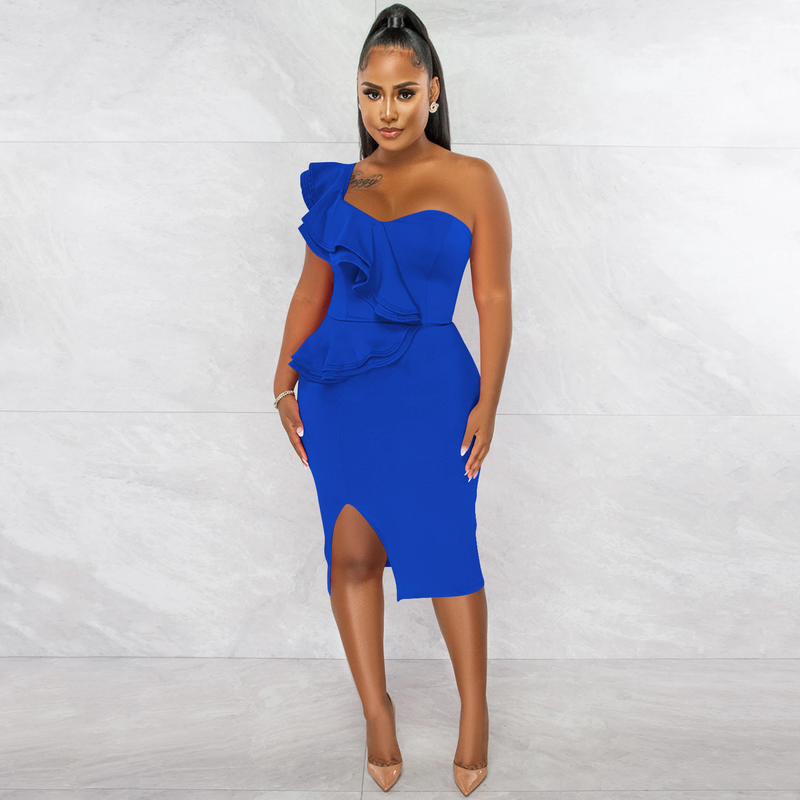 Damenbekleidung, modisches, lässiges, gerüschtes, schulterfreies Kleid mit Schlitz und Ärmeln_voghion.com