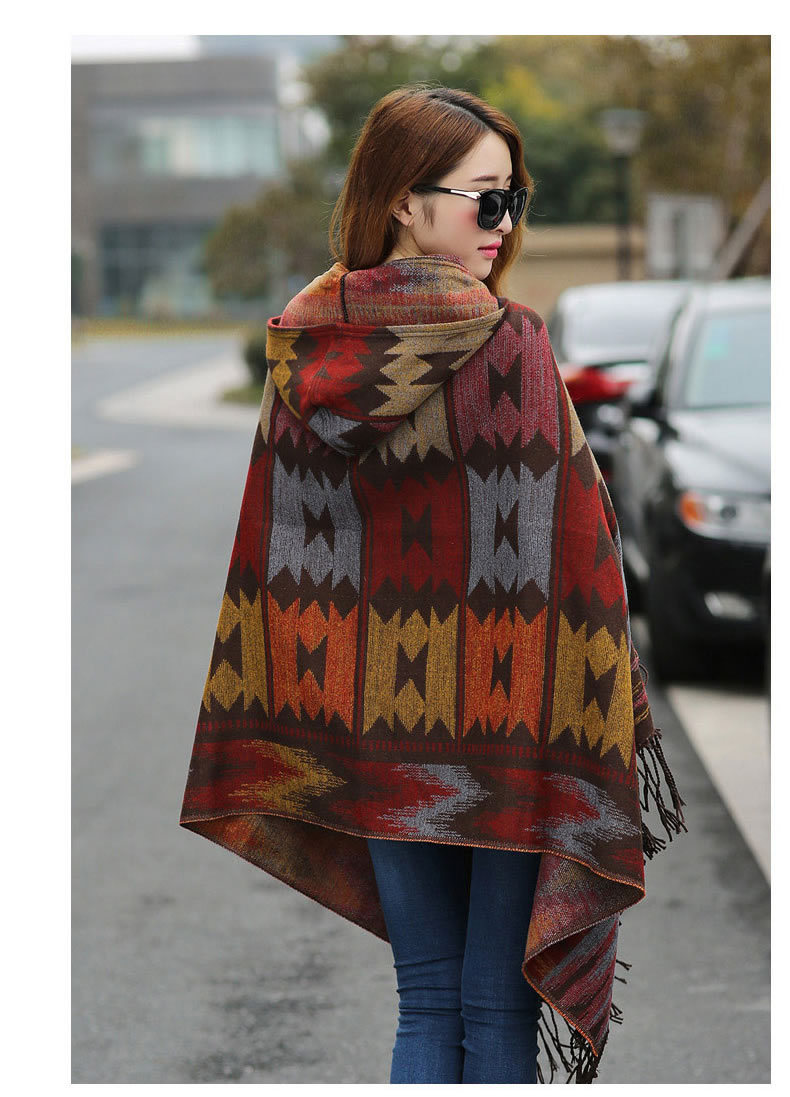 Autunno e inverno nuovo scialle mantello con cappuccio in stile etnico con bottoni in corno dello Yunnan Produttore di scialle con cappuccio in stile etnico boemo_voghion.com