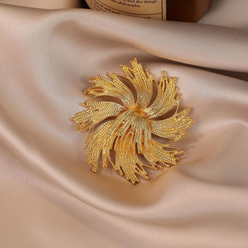 Exquisite Brooch, High-end Brooch Design, Gold Retro Temperament, High-end Suit Pin Accessories_voghion.com