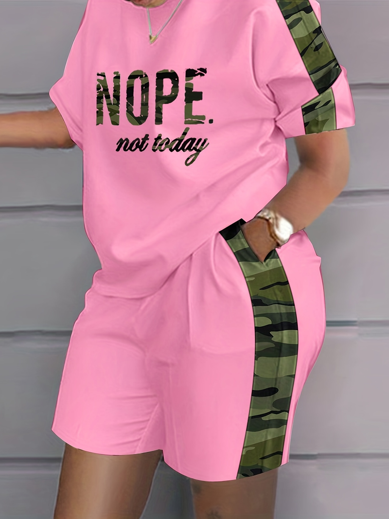 Plus Size Outfits Two Piece Set, Women's Plus Letter Print Contrast Panel Short Sleeve Tee & Shorts Outfits 2 Piece Set_voghion.com