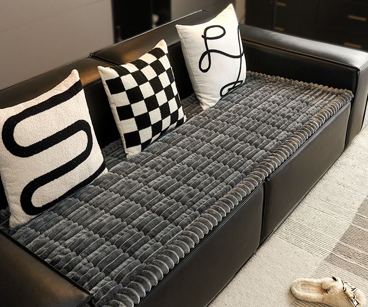 Housse de coussin de canapé en velours côtelé moelleux – Antidérapante, design monobloc, motif rayé moderne pour canapés sectionnels (plusieurs tailles et couleurs)_voghion.com